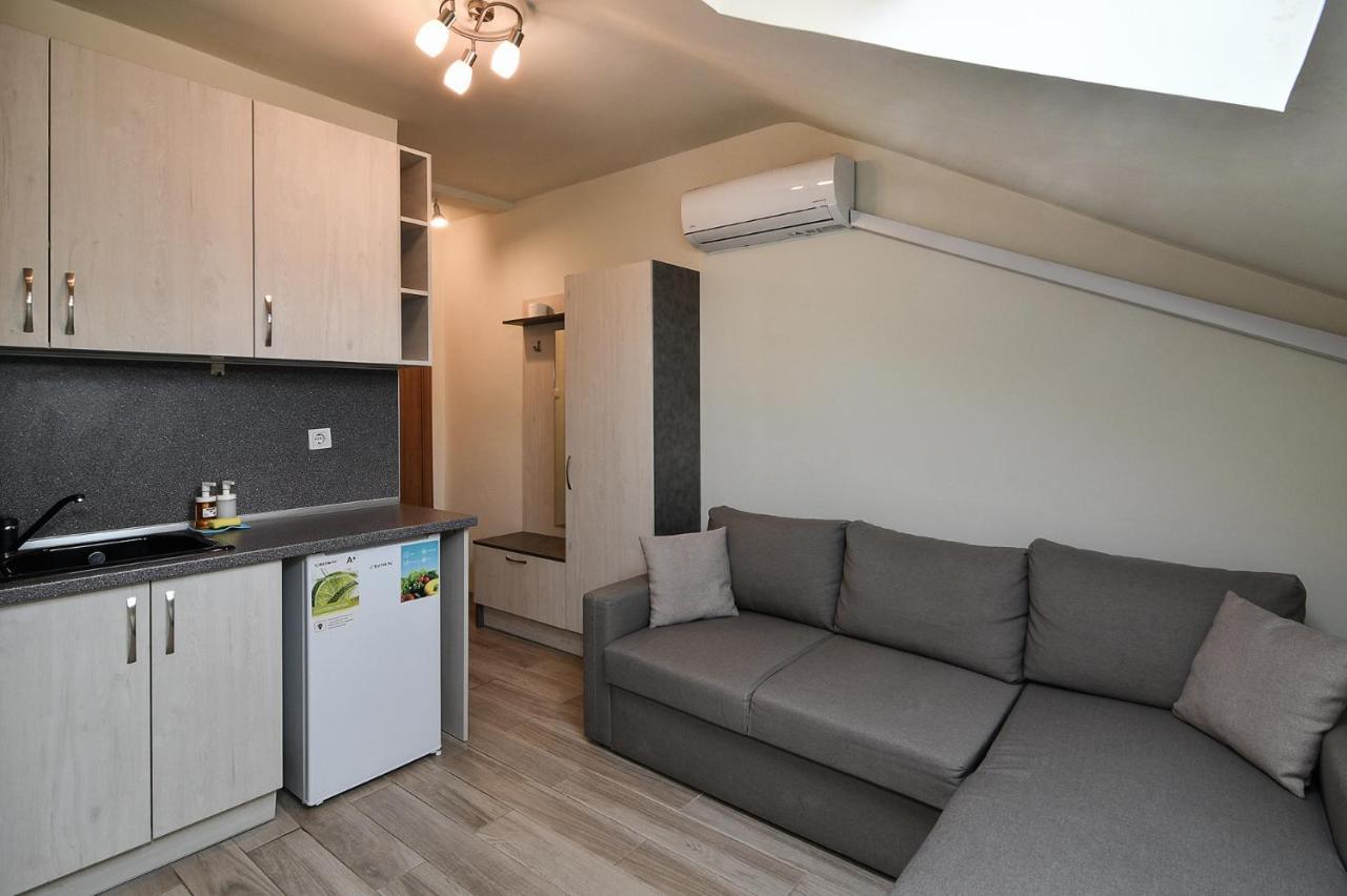 Small Studio On Budget In The Heart Of City Varna Buitenkant foto